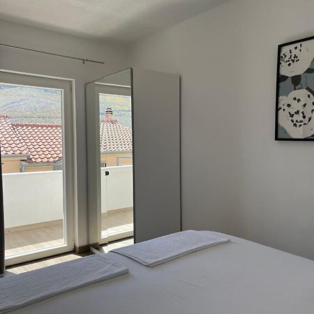 Apartmani Mlinar - One Bedroom Apartment With Seaview Grebaštica Exterior foto