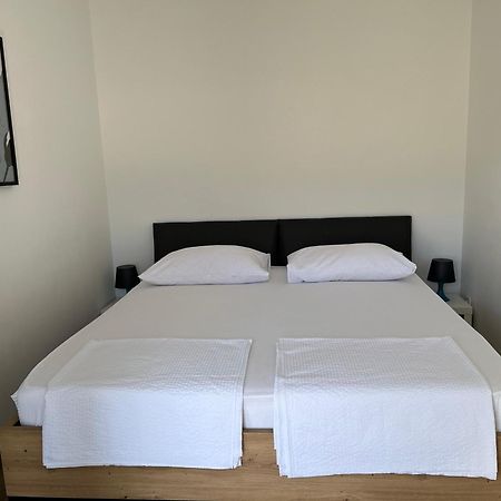 Apartmani Mlinar - One Bedroom Apartment With Seaview Grebaštica Exterior foto