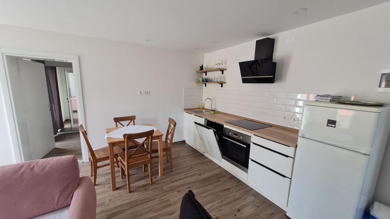 Apartmani Mlinar - One Bedroom Apartment With Seaview Grebaštica Exterior foto