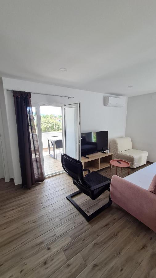 Apartmani Mlinar - One Bedroom Apartment With Seaview Grebaštica Exterior foto
