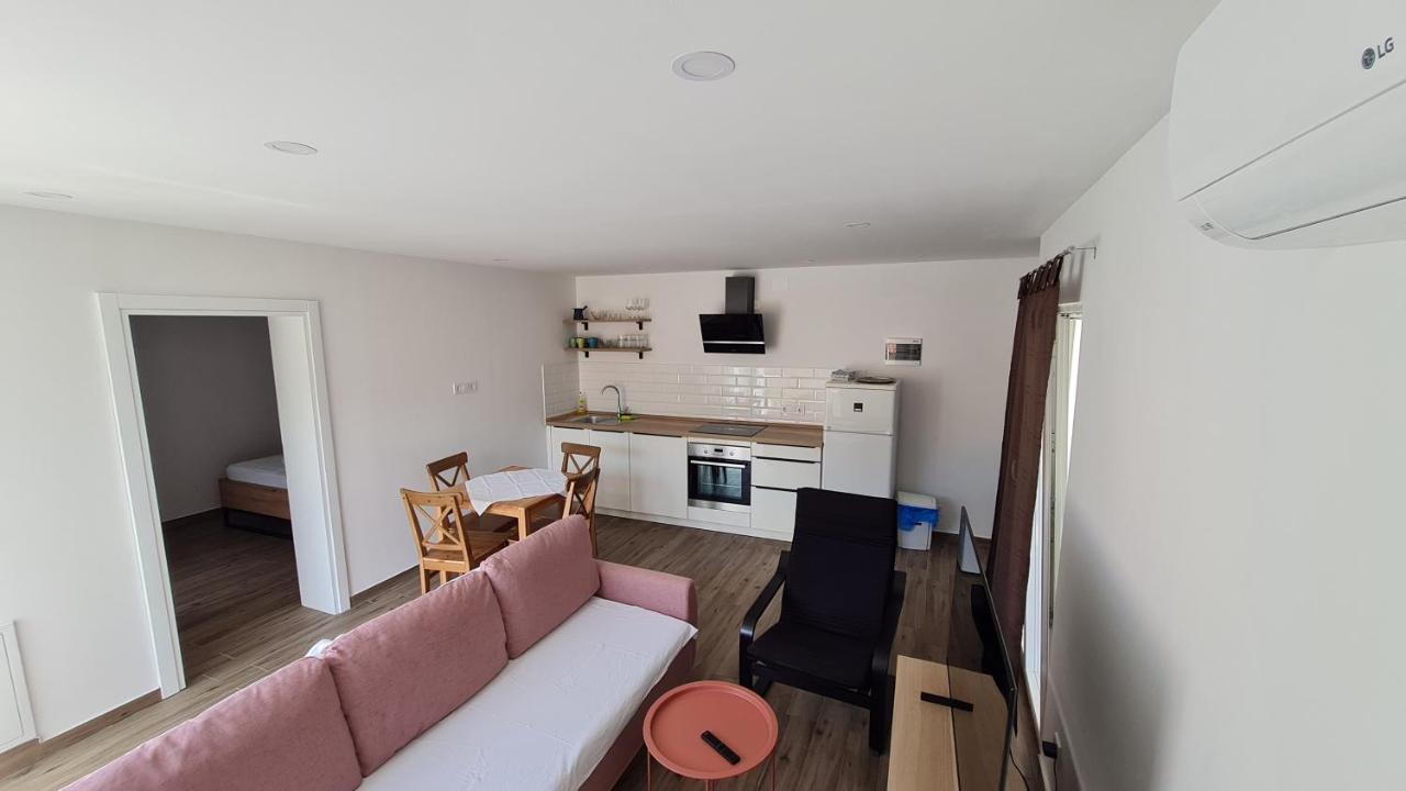 Apartmani Mlinar - One Bedroom Apartment With Seaview Grebaštica Exterior foto